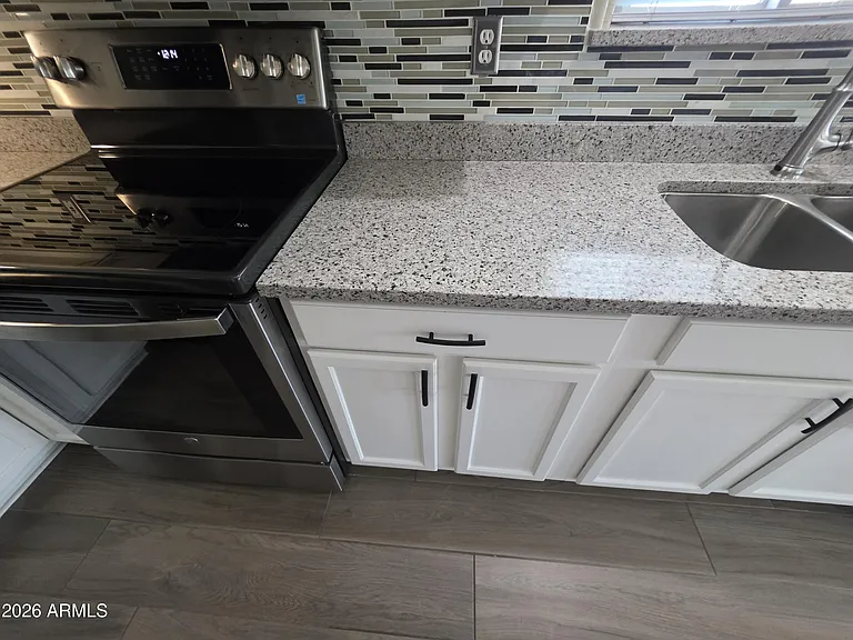 2442 E Nathan Way — Photo 24