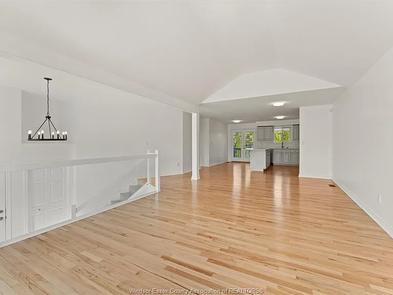 3316 Kenilworth Dr — Photo 9