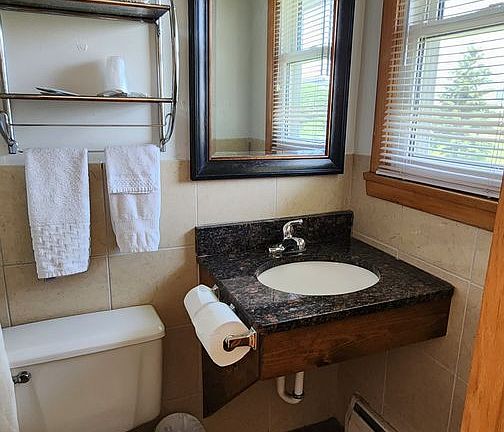 3rd image of 605 30th Ave W Unit 605-01