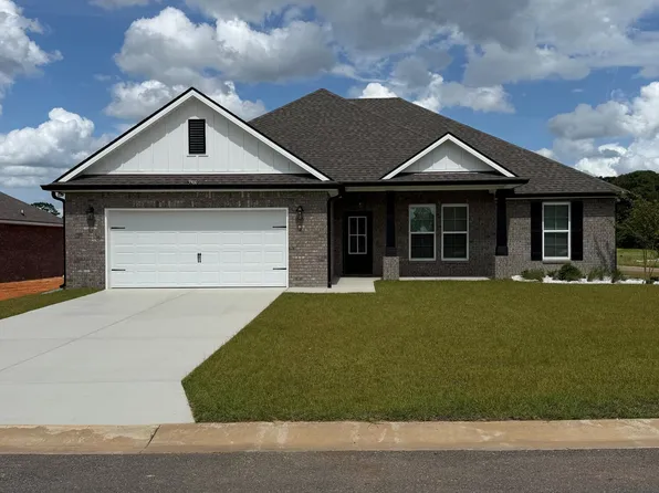 5900 Luckenbach Ln, Crestview, FL 32539