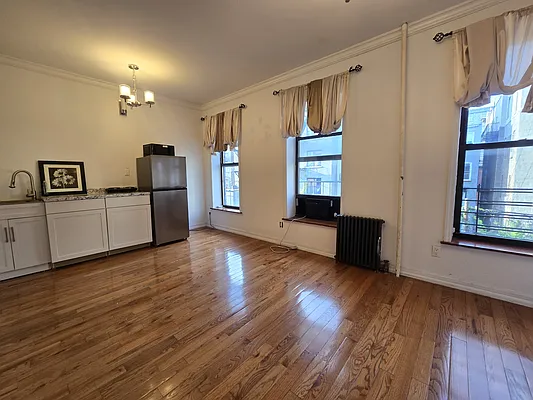 Living room, photo 1