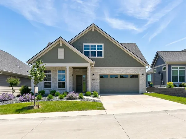 5831 NW 90th St, Johnston, IA 50131