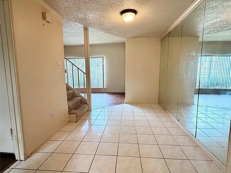 7700 Creekbend Dr #1 — Photo 12