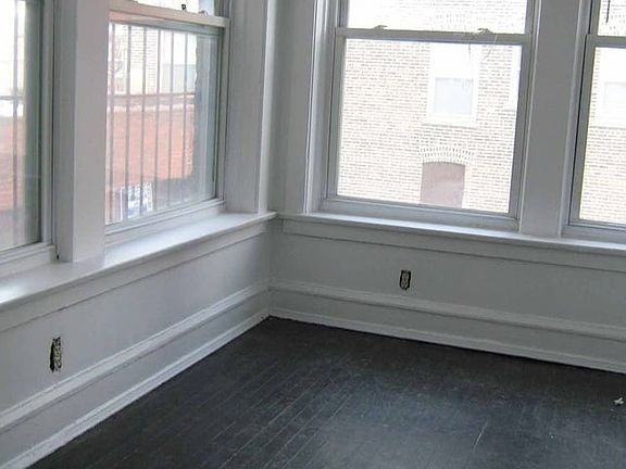 3rd image of 5049 S Drexel Blvd #5057-1B