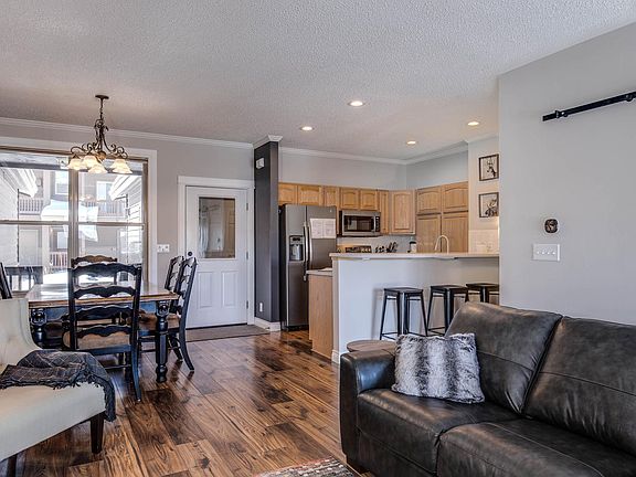 Bright and sunny open floor plan!