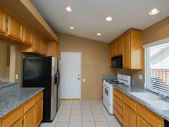 3rd image of 1140 Pertano Ln
