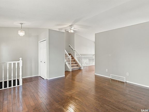 5th image of 602 Haslam Crescent