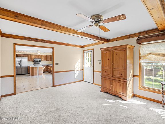 3rd image of 3905 Deer Lake Ct