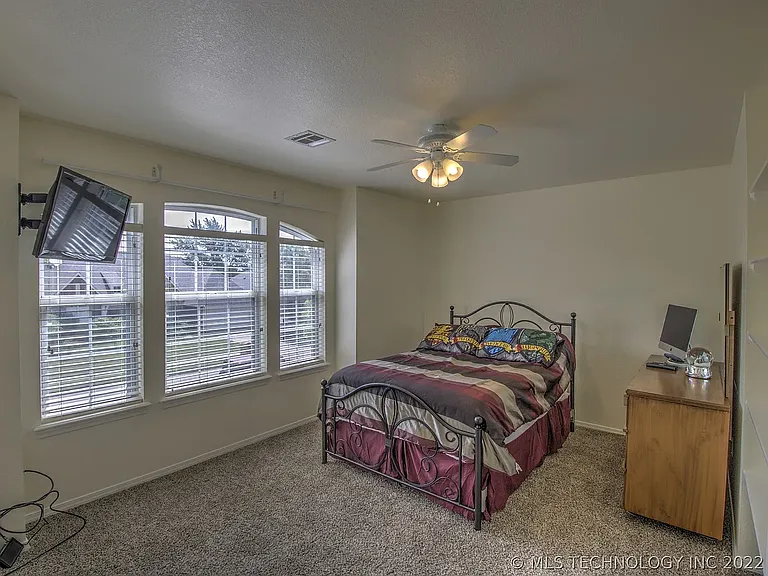 2422 S Redwood Pl — Photo 30