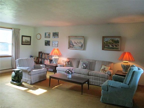 5th image of 1335 S Broadway St