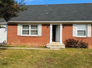 501 Oak Grove Dr, Lancaster, PA 17601