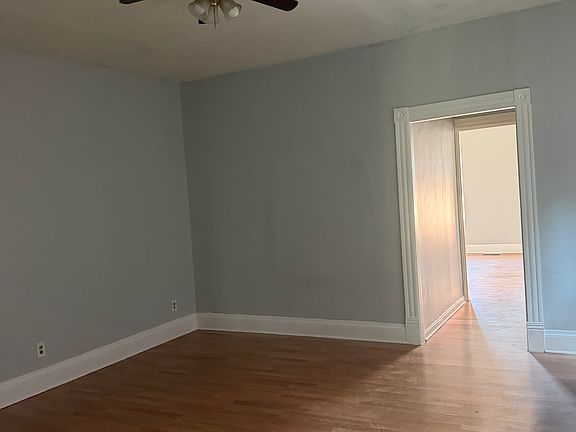 5th image of 649 Dalton St Unit 2