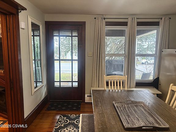 3rd image of 803 Bloom Rd