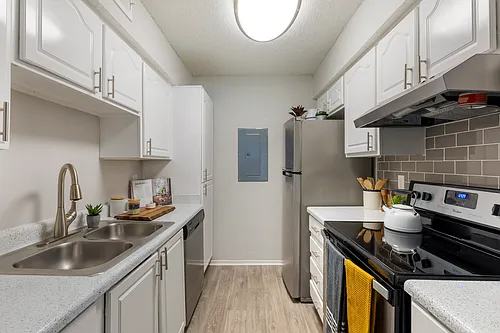Valley Oaks Apartments Photo 1