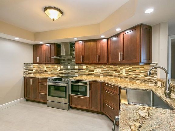 4th image of 2000 Presidential Way APT 1701