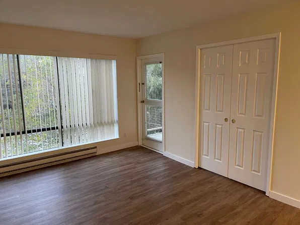 5 Commodore Dr #B303, Emeryville, CA 94608
