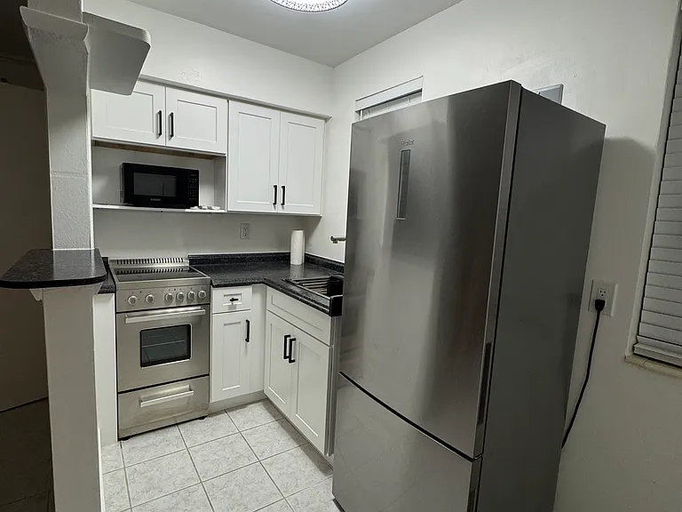 2439 Wilson St #2 — Photo 5