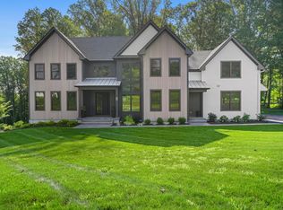 8 Holly Lane, Newtown, CT 06482