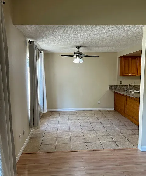 963 Creekside Dr — Photo 3