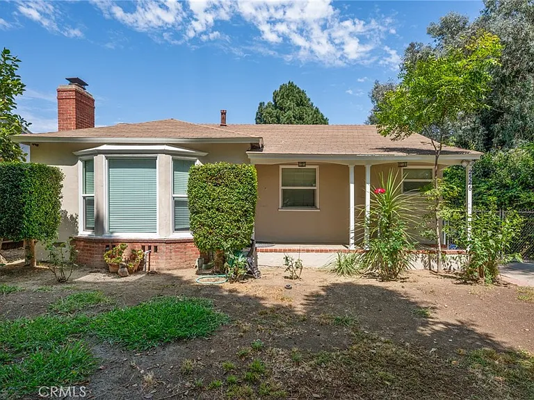 2526 Purdue Ave — Photo 1