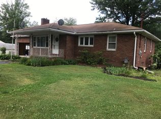 955 Shenango Rd, Beaver Falls, PA 15010