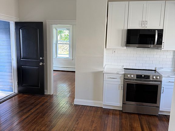 4th image of 121 Duke St APT 2