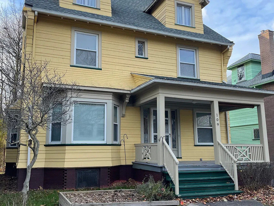 Front porch private entrance for 1st floor apartment.