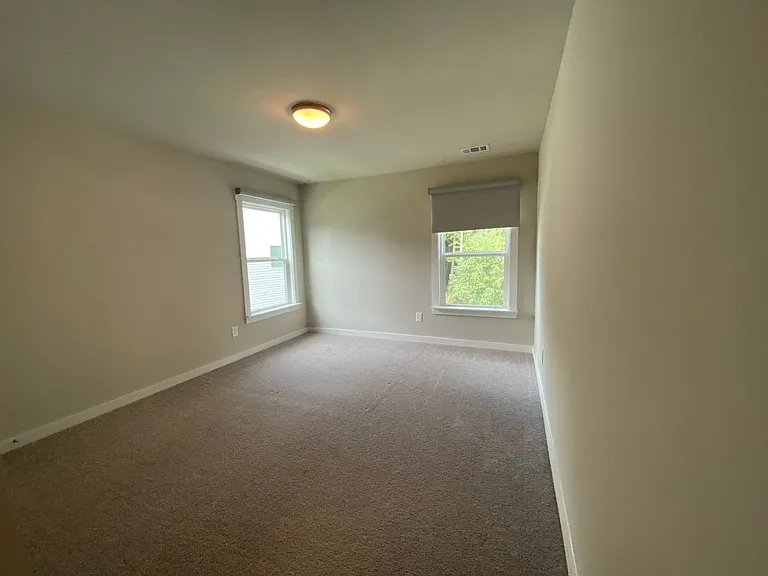 140 Pickett Fence Ln — Photo 31