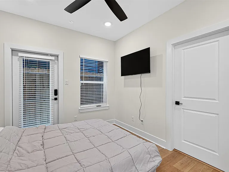 3315 Daphne St — Photo 27