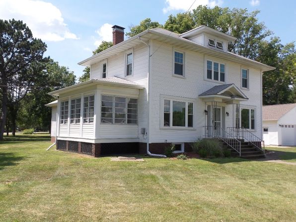 1201 Old Indian Town Rd, Henry, IL 61537