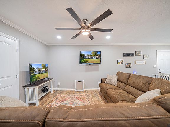 3rd image of 392 County Road 186 E