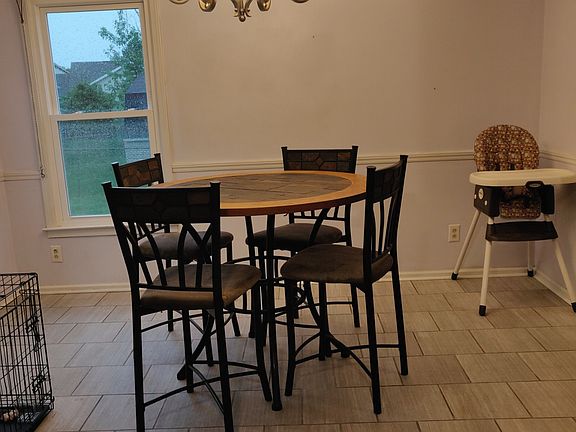 4th image of 812 Keystone Dr