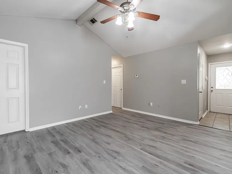 3705 Price Cir — Photo 3