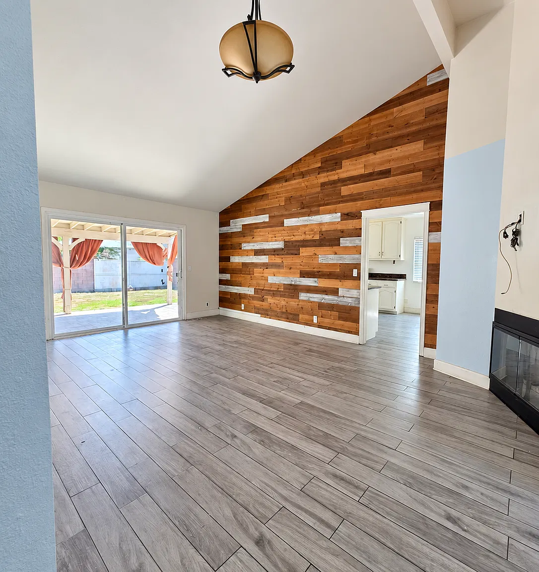 4 bed, 2067 sqft, $4,500 — Photo 3