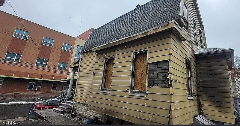 1st image of 176 Madison Ave