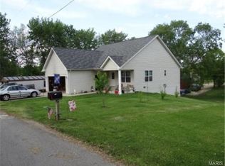 104 Mayes Ave, Elsberry, MO 63343