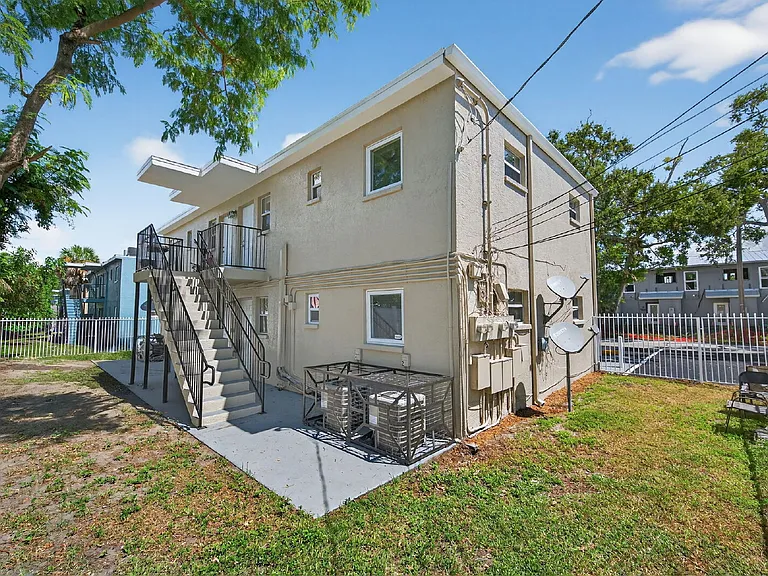 1771 Russell St S #3 — Photo 26