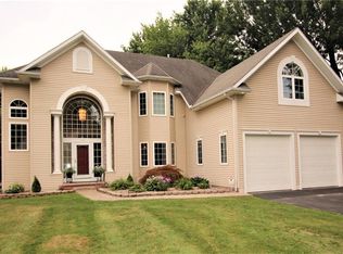 197 Old Well Rd, Rochester, NY 14626