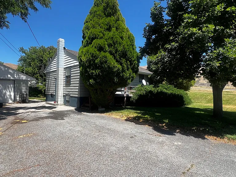 920 Shores Rd — Photo 2