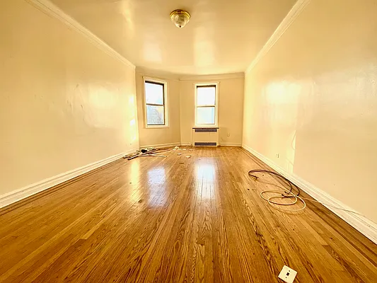 Rented by Safdie Realty Group | media 1