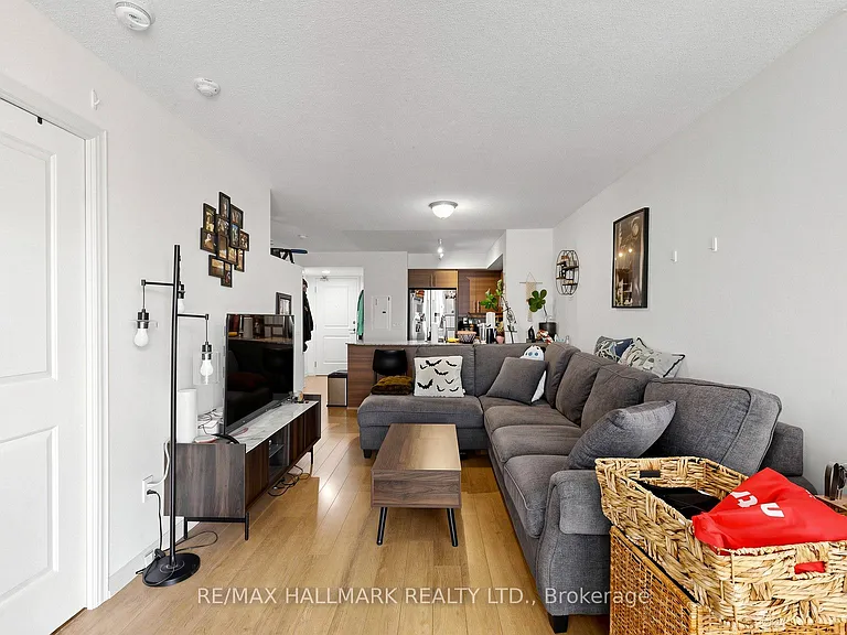 85 E Liberty St #812 — Photo 3