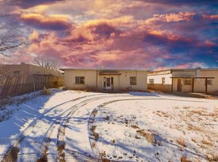 406 Apodaca Hill St, Santa Fe, NM 87501
