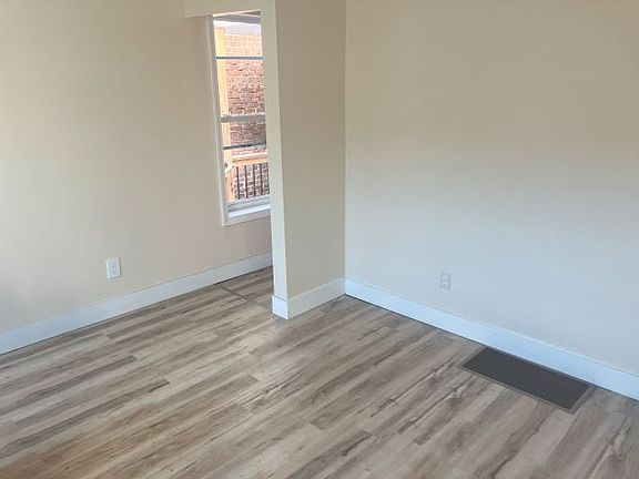 5th image of 746 Railroad Ave