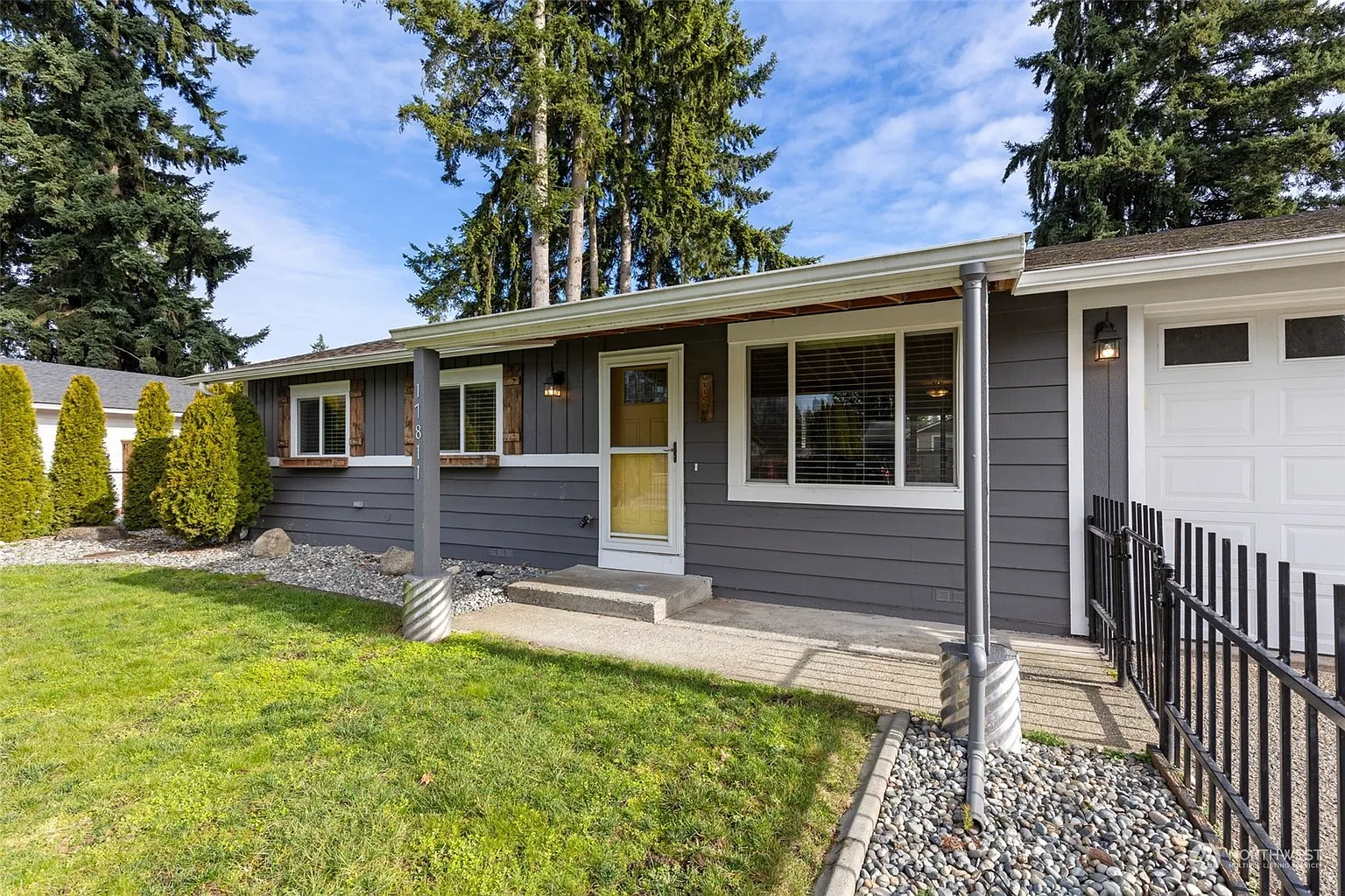 17811 33rd Avenue NE photo 1