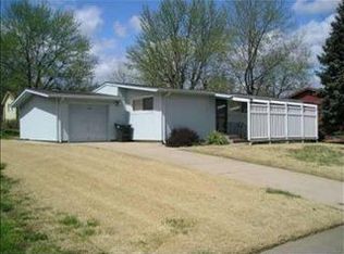 3413 SW James St, Topeka, KS 66614