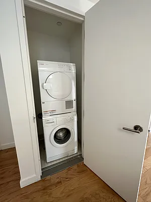 Rented by AZ REALTY NYC LLC | media 21