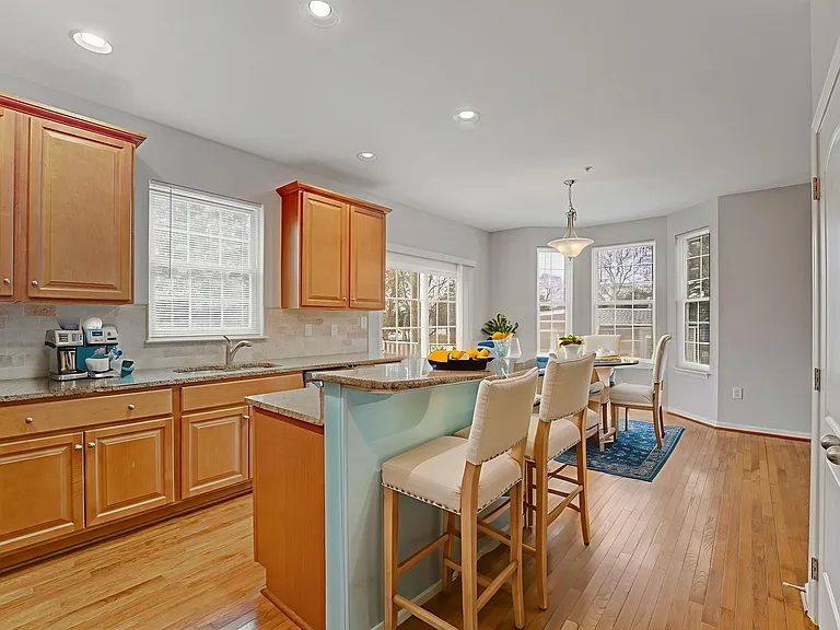 609 Tebbston Dr — Photo 2