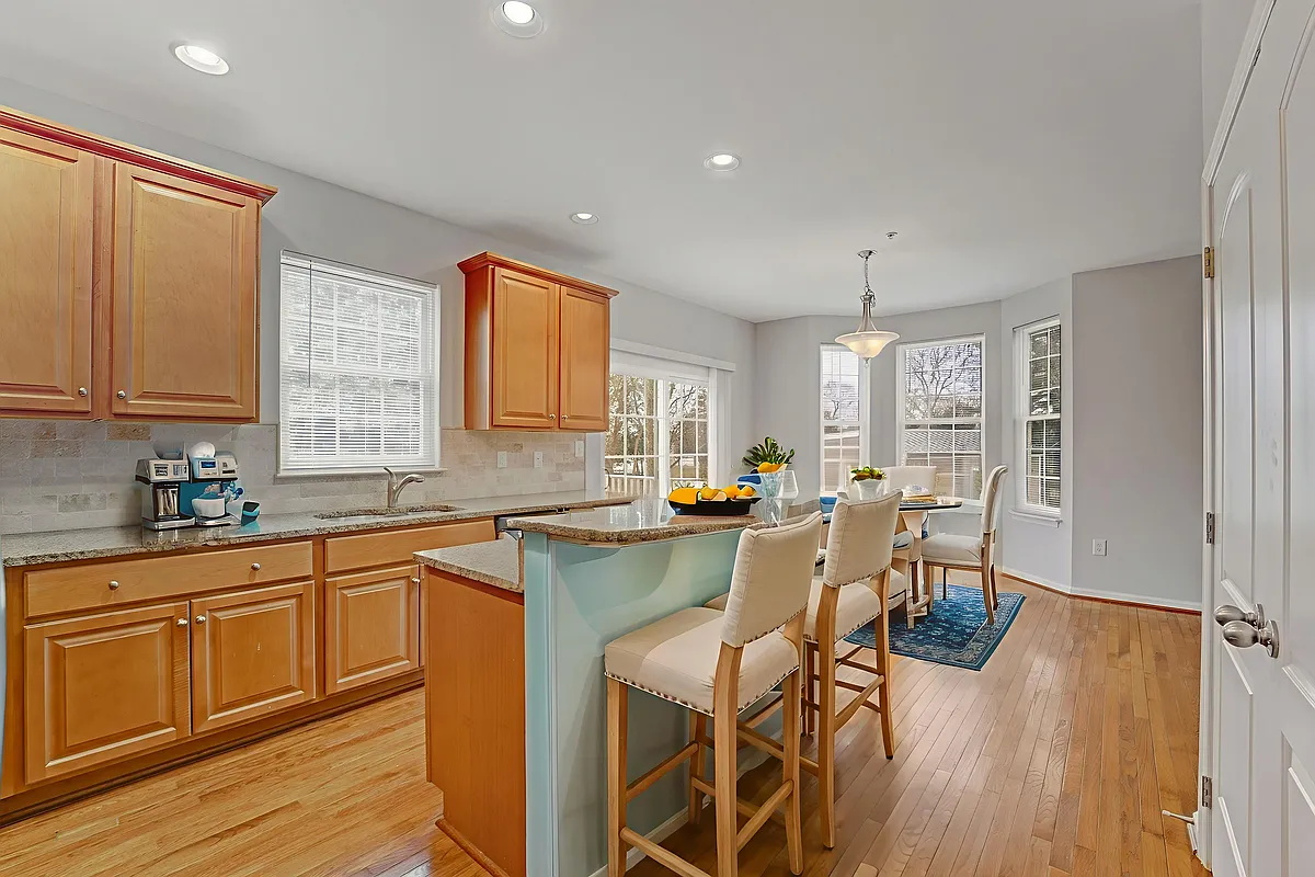 Building Photo - 609 Tebbston Dr