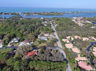 1098 Laurel Woods Dr, Nokomis, FL 34275