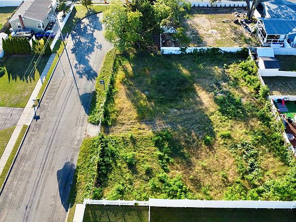 5th image of 485 LOT B 42nd Street